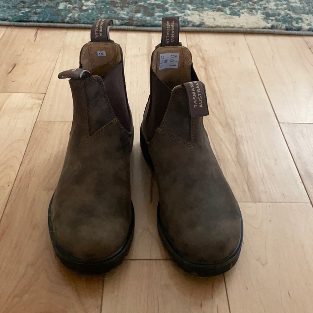 Rustic Brown Blundstones 6.5, worn maybe twice!
